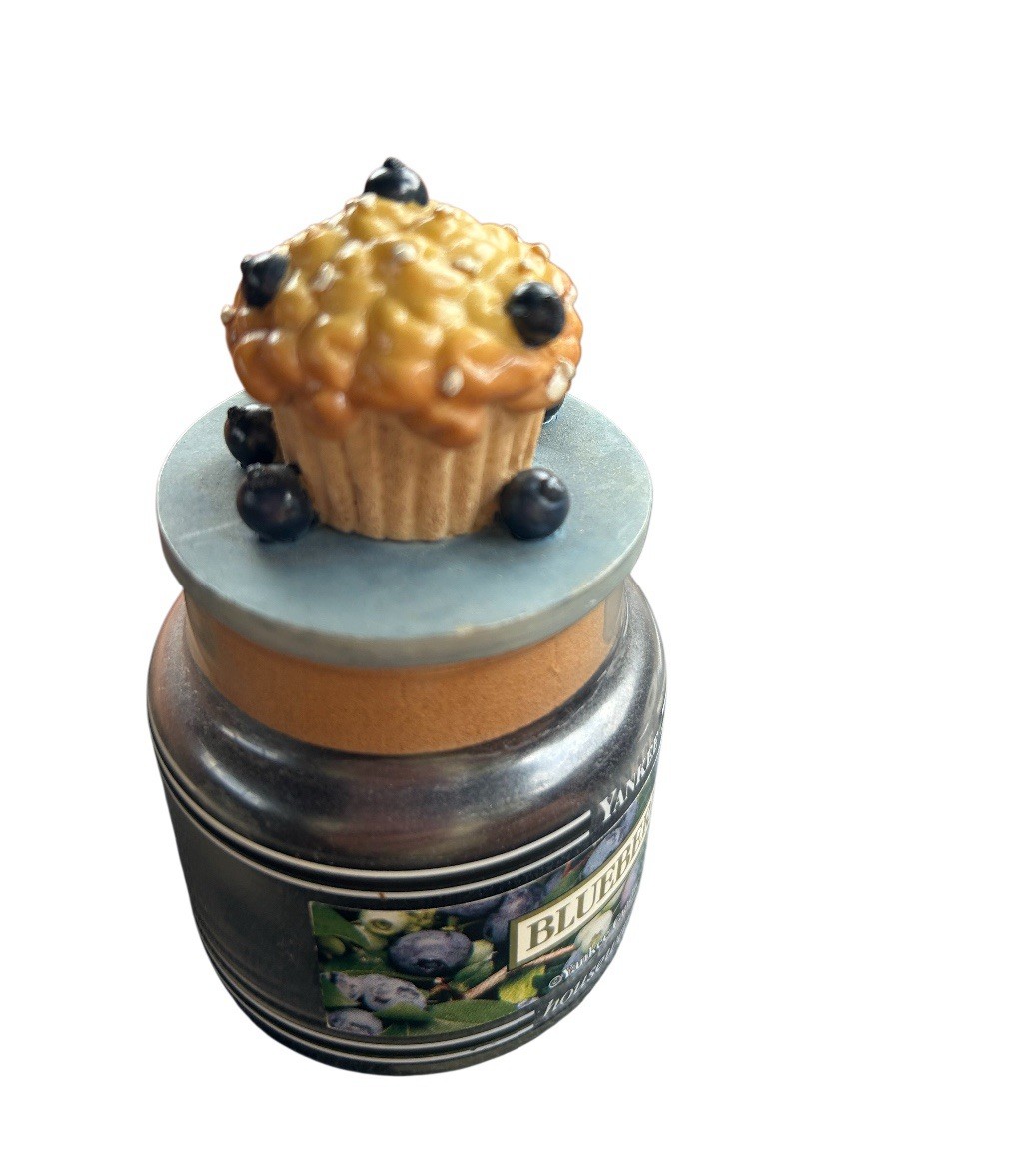 Yankee Candle Blueberry Muffin Small Candle And Blueberry Muffin Topper