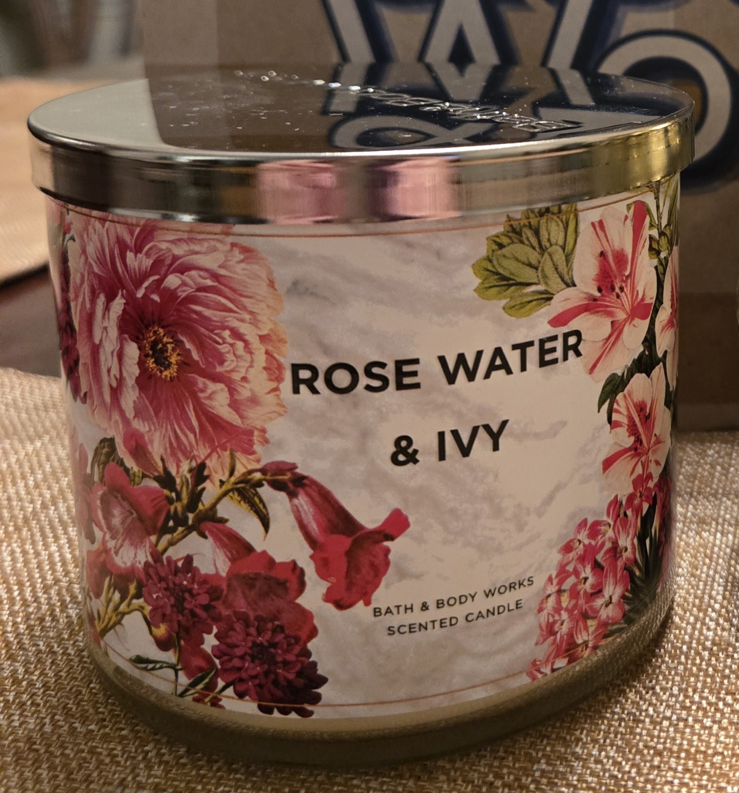 Bath & Body Works Rose Water & Ivy Scented Jar Candle with Lid