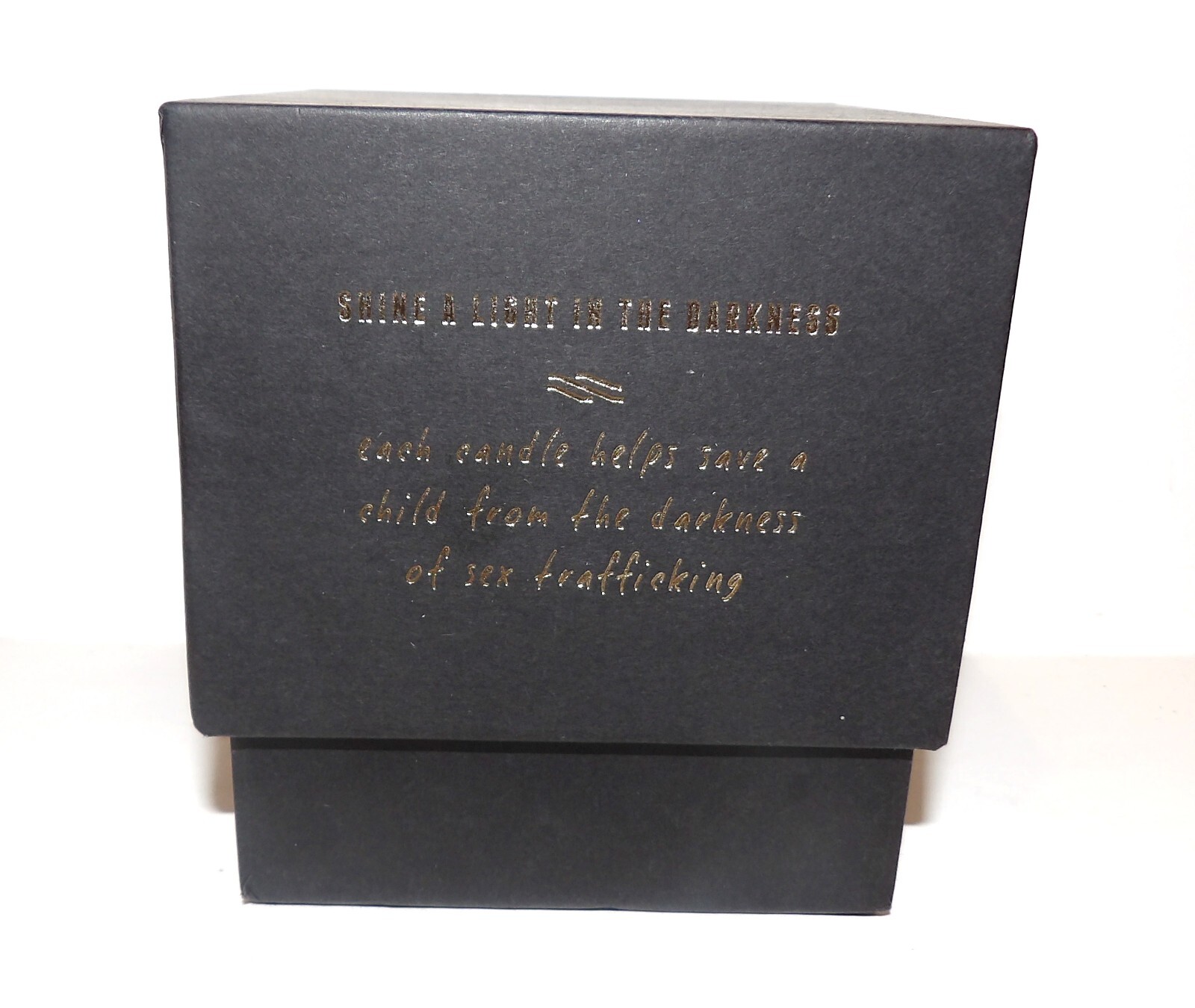 WONDERFUL NEW BENEVOLENCE ROSE & SANDALWOOD 220 G BLACK SOY CANDLE IN BOX