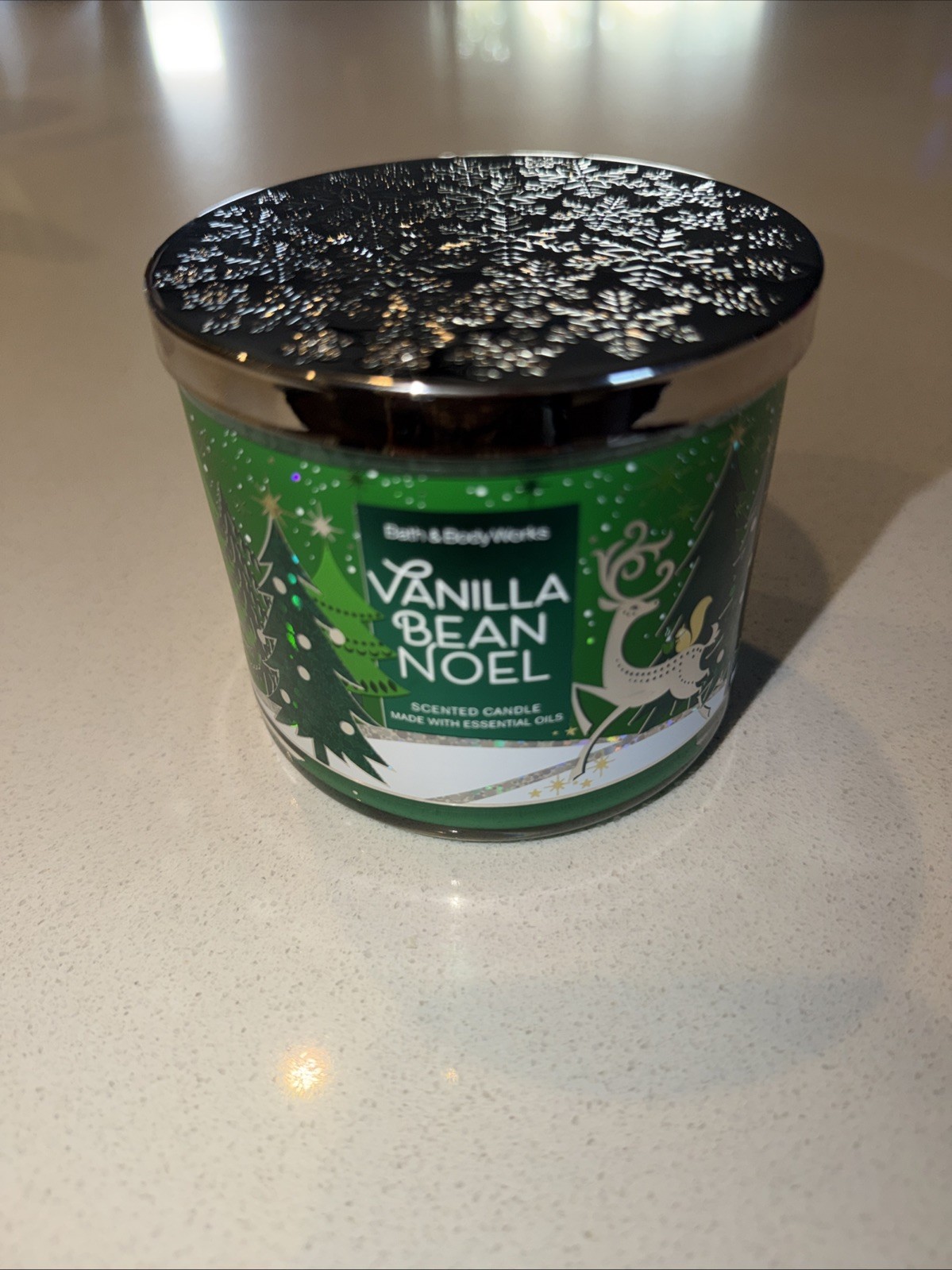 NEW Bath & Body Works 3 Wick Scented Candle 14 oz 25-45 Burning Hours