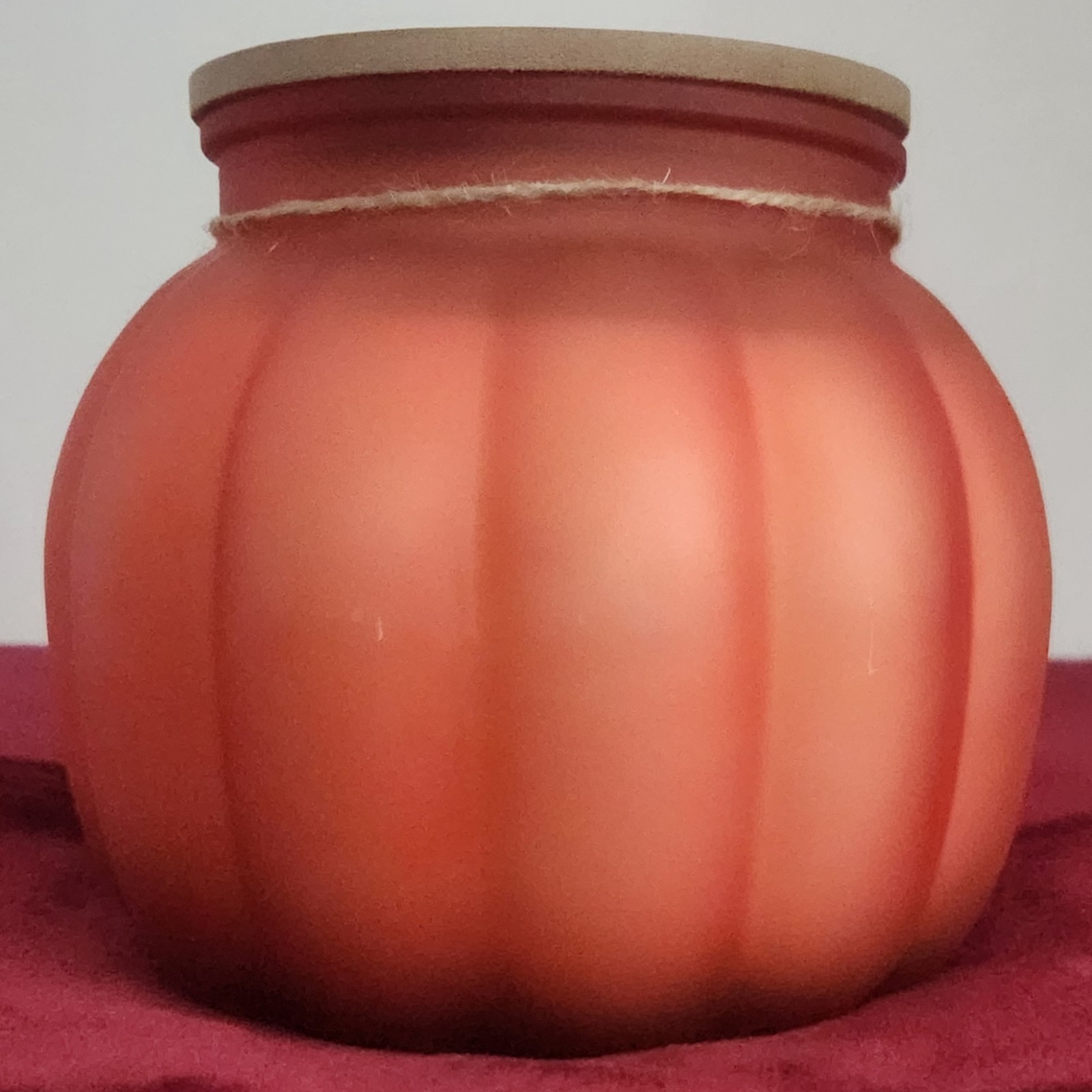 Autumn Fall Halloween Thanksgiving 36oz Candle W/ Wood Lid Pumpkin & Sage. READ
