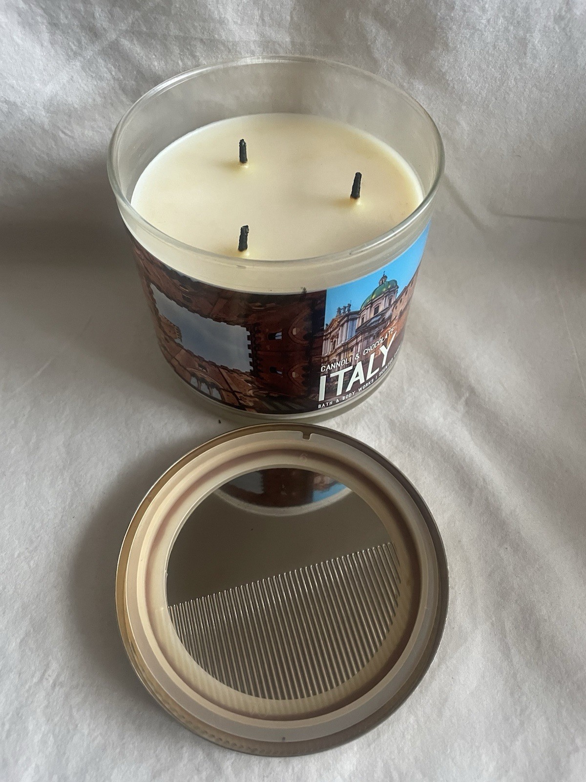 Bath & Body Works 3-Wick Scented Candle ITALY CANNOLI & CHOCOLATE 25-45hrs
