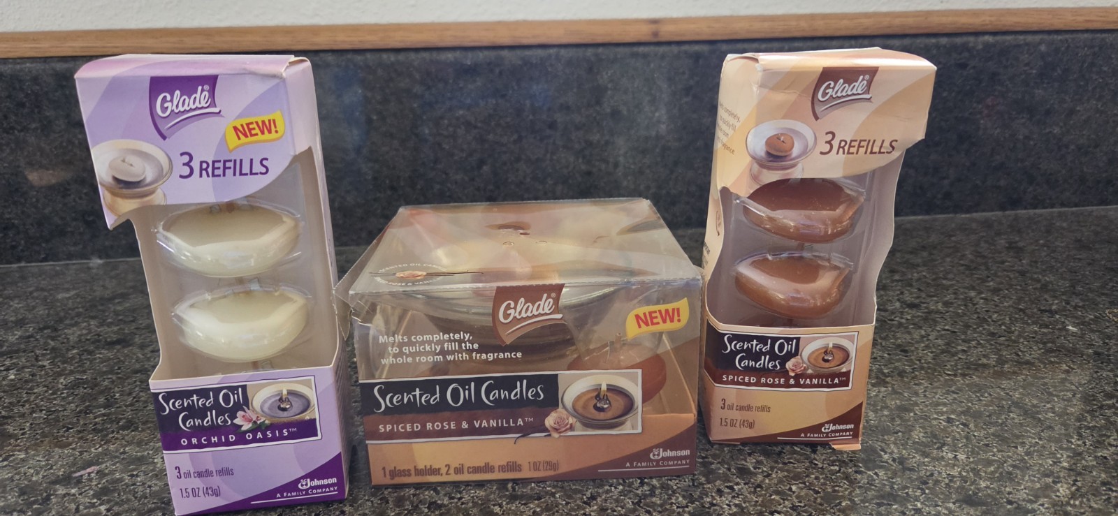 Glade Scented Oil Candle & 6 Refills orchid & Spiced Rose Vanilla