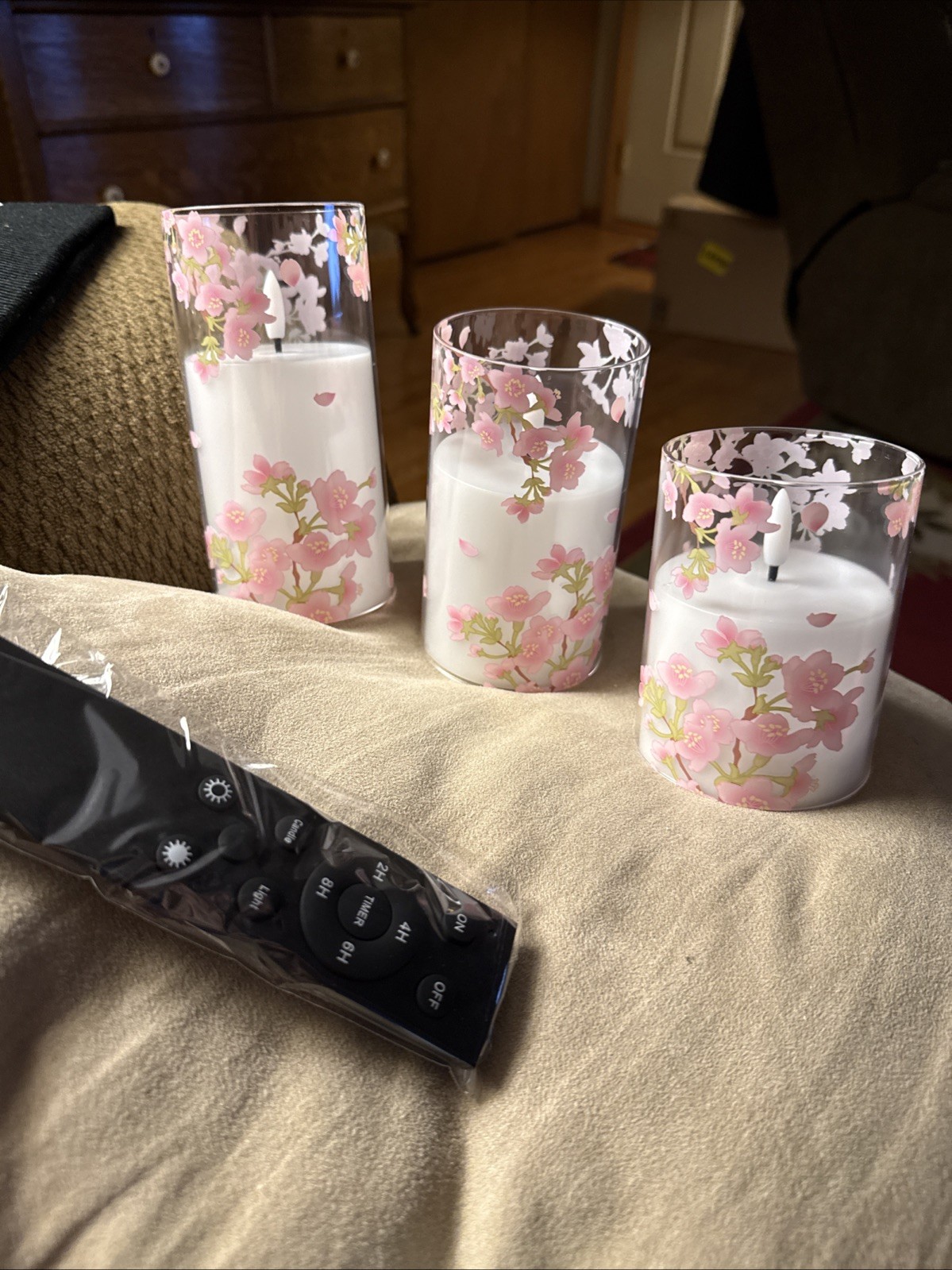 3 Piece LED Flameless Pink Flowers W/green Leaves Candle Set W/black Remote