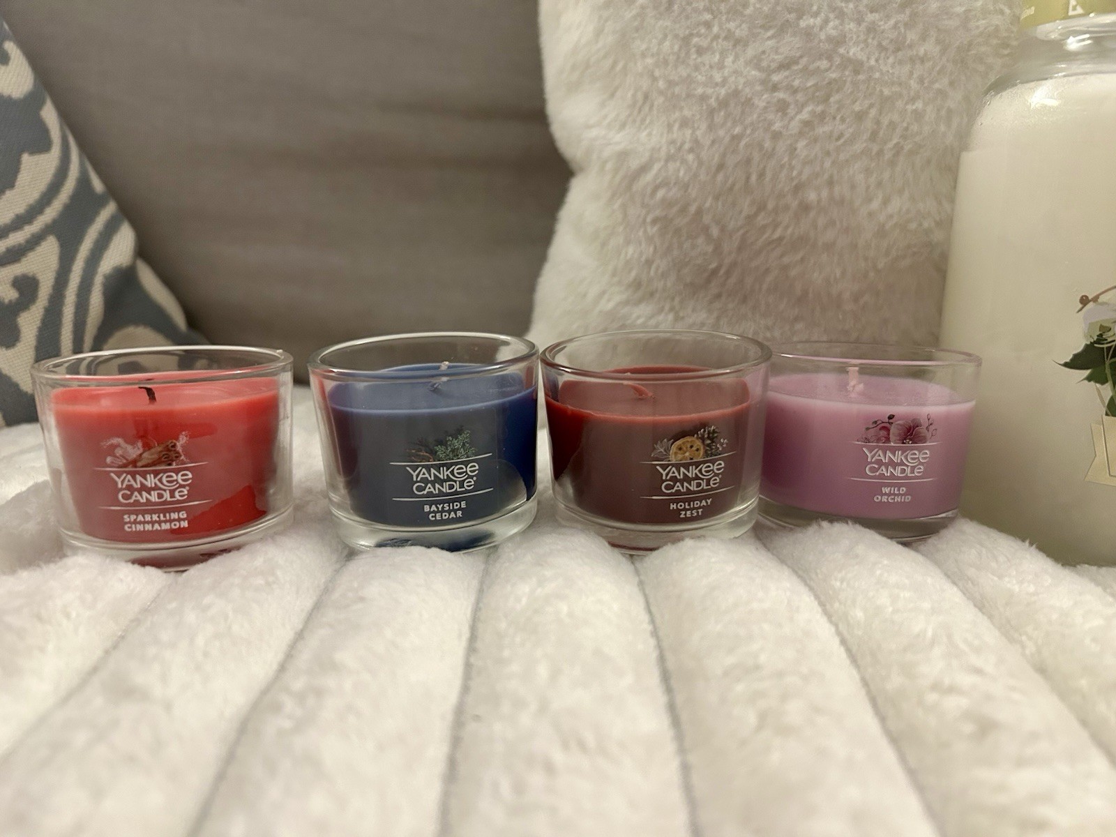 NEW Lot of 11 NEW Yankee Candle Single Wick Jar Candles Assorted Sizes Scent