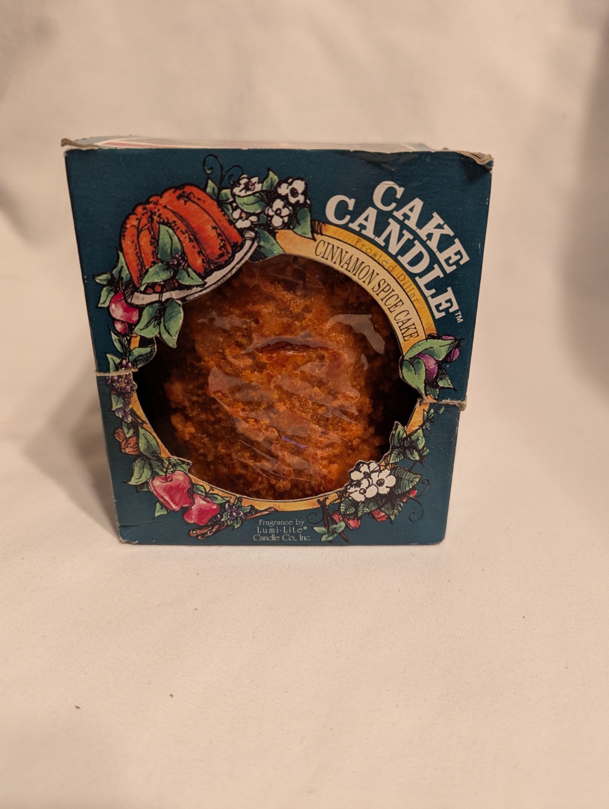 NIP vintage Cinnamon Spice cake candle, Lumi-Lite, Hearth & Home Traditions Ltd.