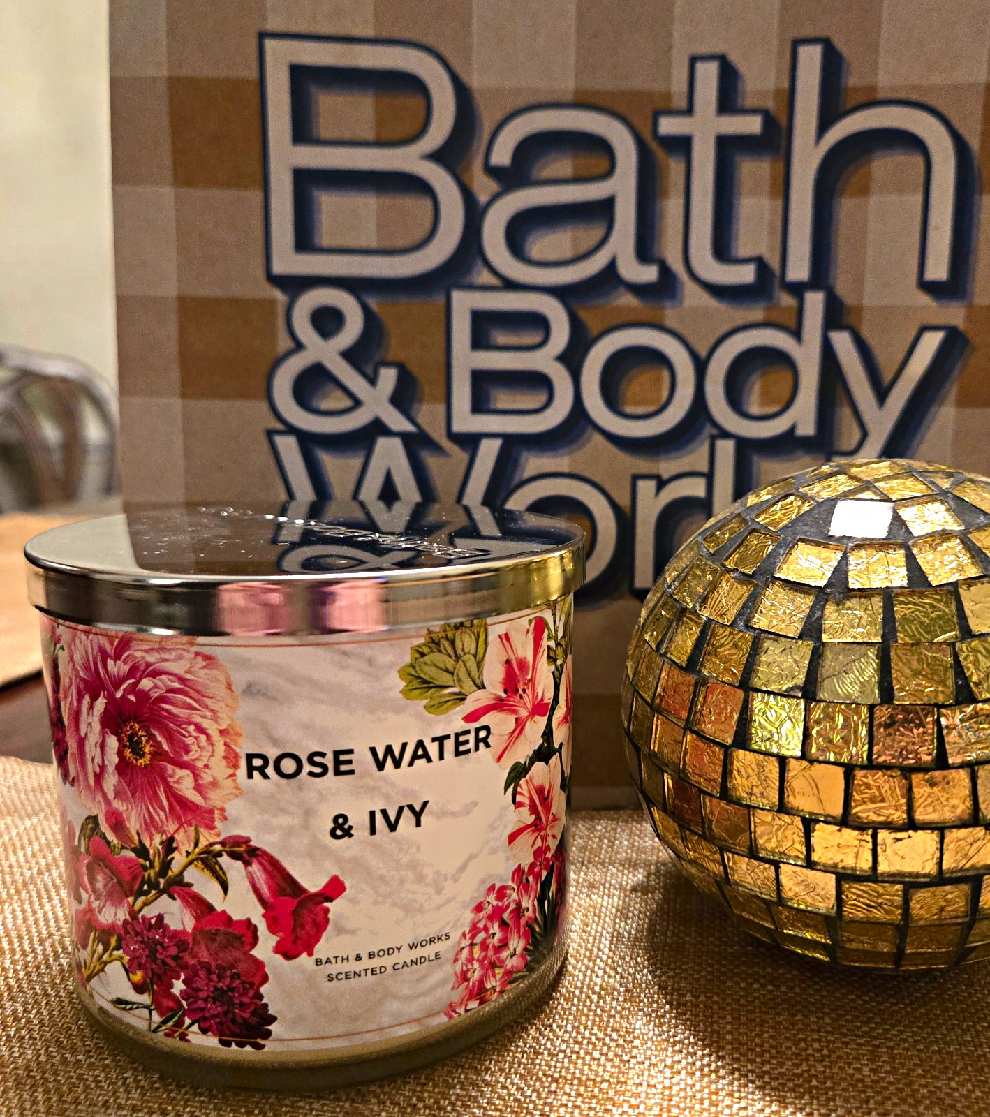 Bath & Body Works Rose Water & Ivy Scented Jar Candle with Lid
