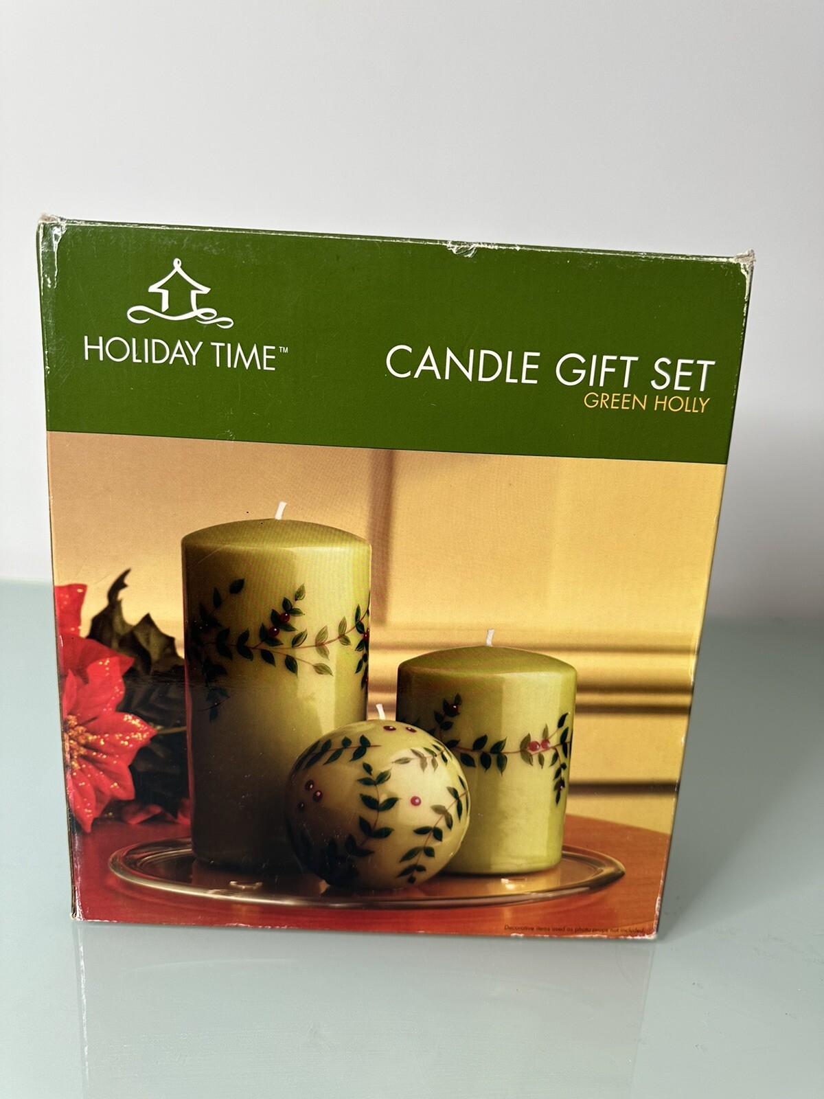 Candle Gift Set. Green Holly. Holiday Time. 3 Candle