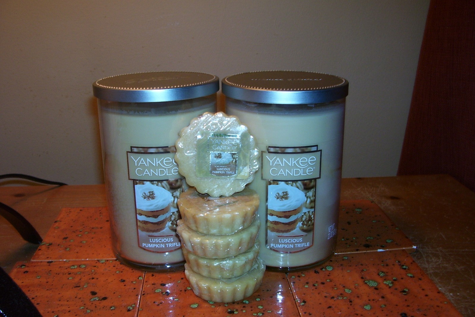 yankee candle 2-22oz JARS LUSCIOUS PUMPKIN TRIFLE + 5 TARTS