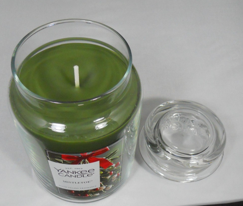YANKEE CANDLE MISTLETOE SCENTED LARGE JAR CANDLE 22OZ – SINGLE WICK