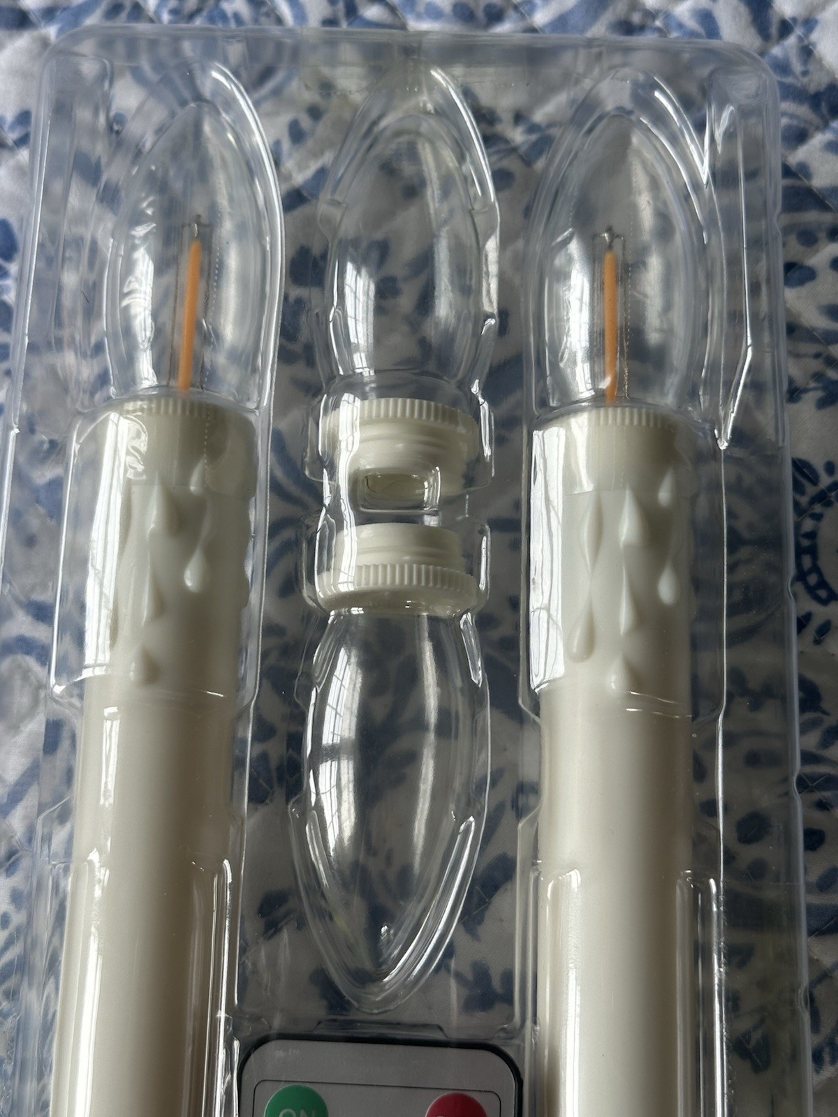 Bethlehem Lights 2 Cordless LED Window Taper Candles With Remote Control/Timer