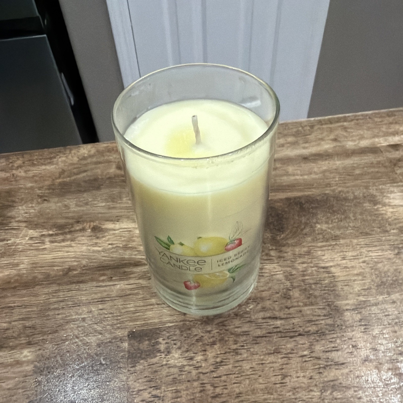 Yankee Candle Iced Berry Lemonade. Single Wick 14.25oz New