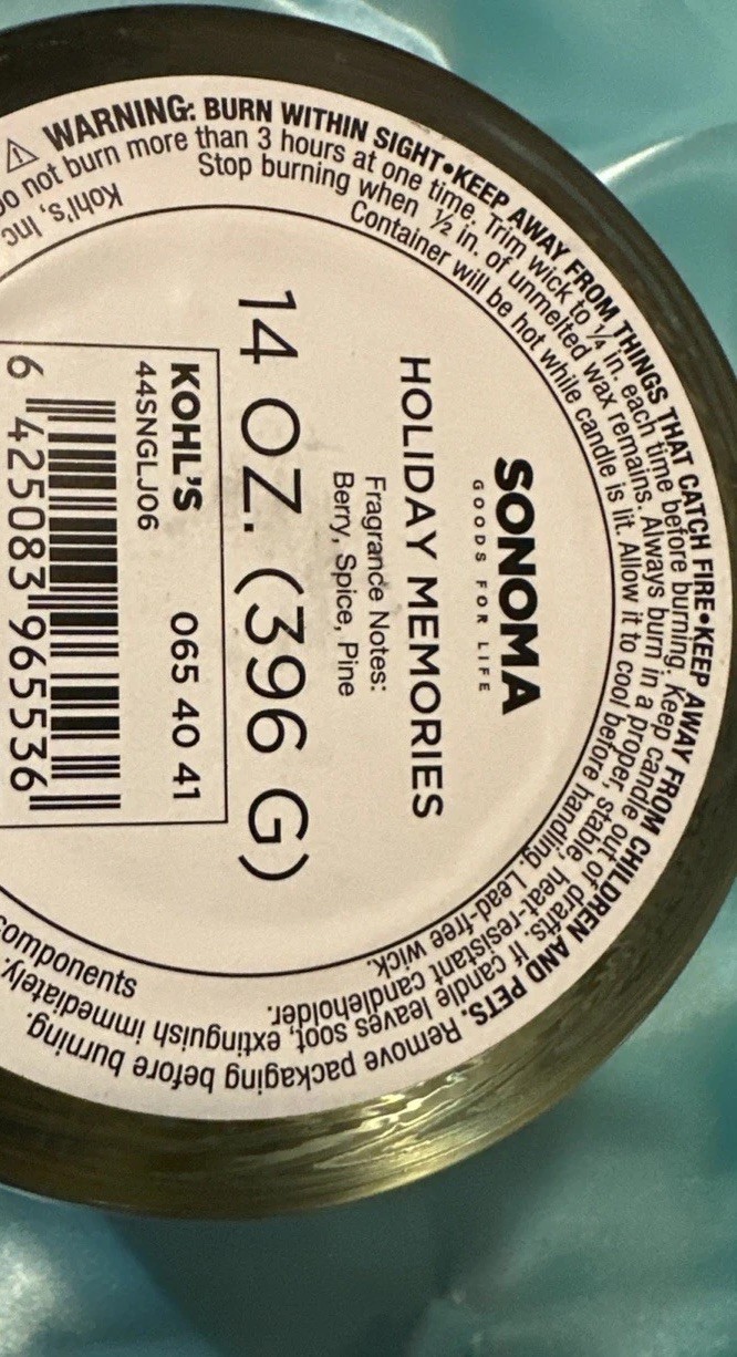 HOLIDAY MEMORIES 3 Wick Scented Candle By Sonoma 14oz. Berry, Spice & Pine