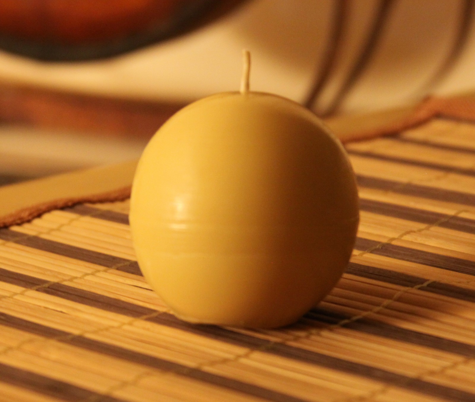 Handmade 100% Pure Beeswax Ball Round Shape Candles 100% Cotton Wick US made