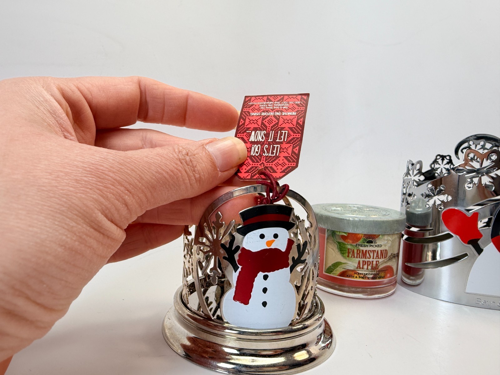 Bath & Body Works Farmstand Apple MINI Single Wick Candle w/Snow Day Holder