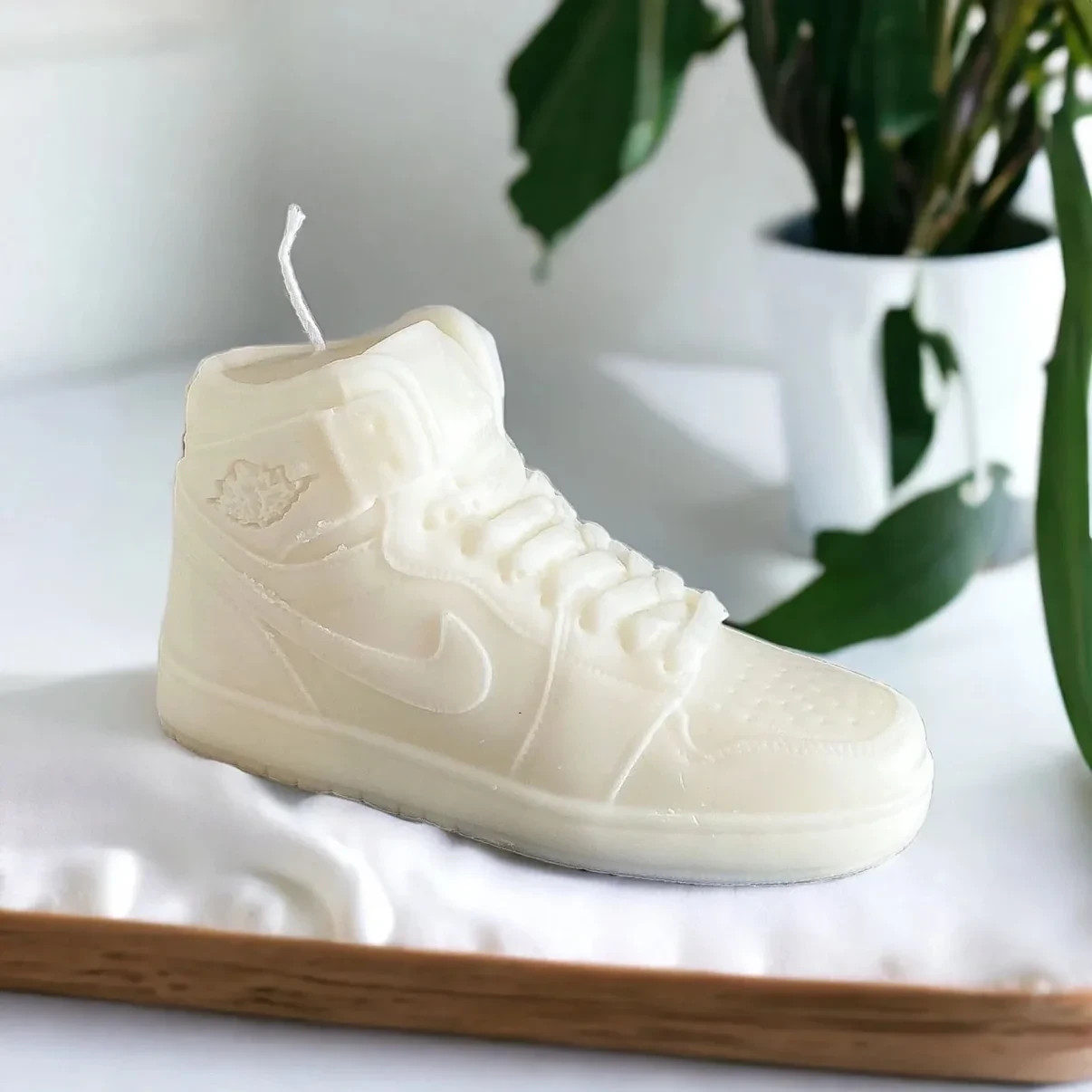SUPER COOL Nike Air Jordan Sneaker Shoe fragrance Candle white Sneaker head Gift