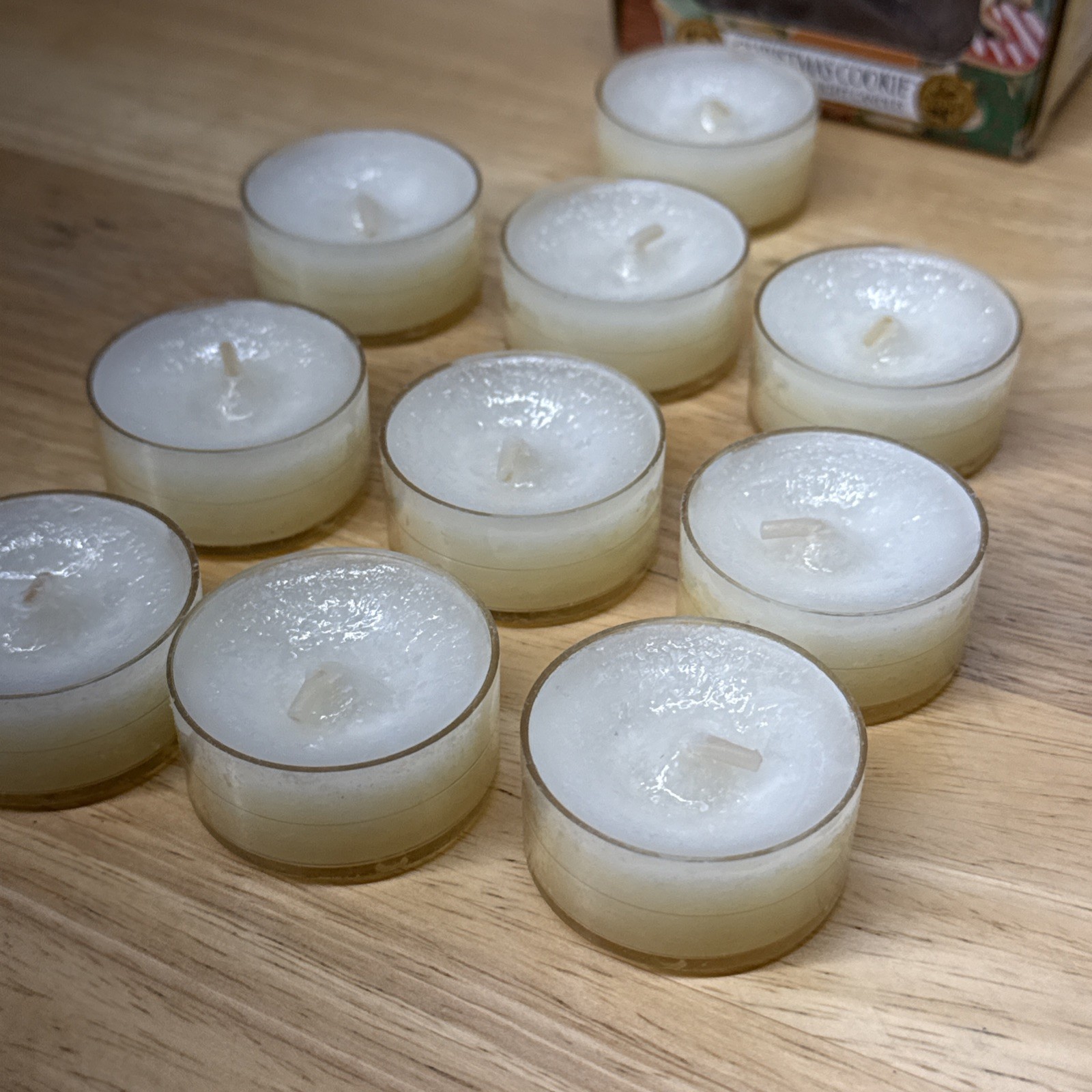RetiredYankee Candle Christmas Cookie Scent Box of 10 Scented Tea Light Candles