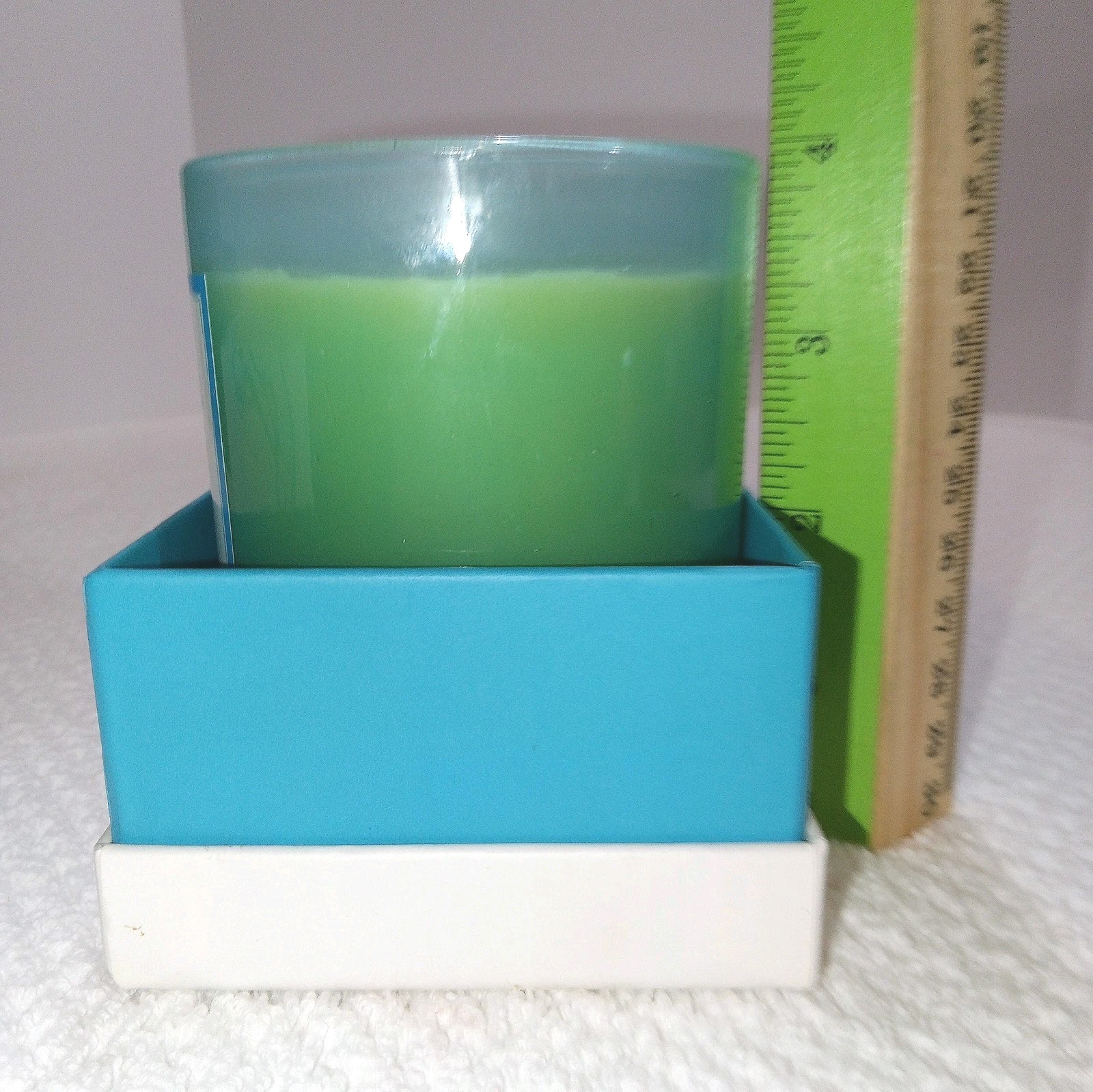 NEW Seaside Escape Scented Candle 7.7oz Burn Time 30 Hrs Made In India BlueGreen