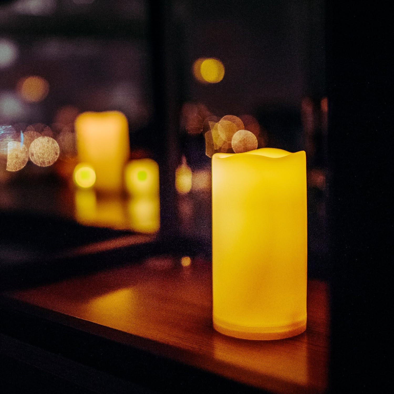 Waterproof Outdoor Battery Operated Flameless Candles with Timer Realistic Flick