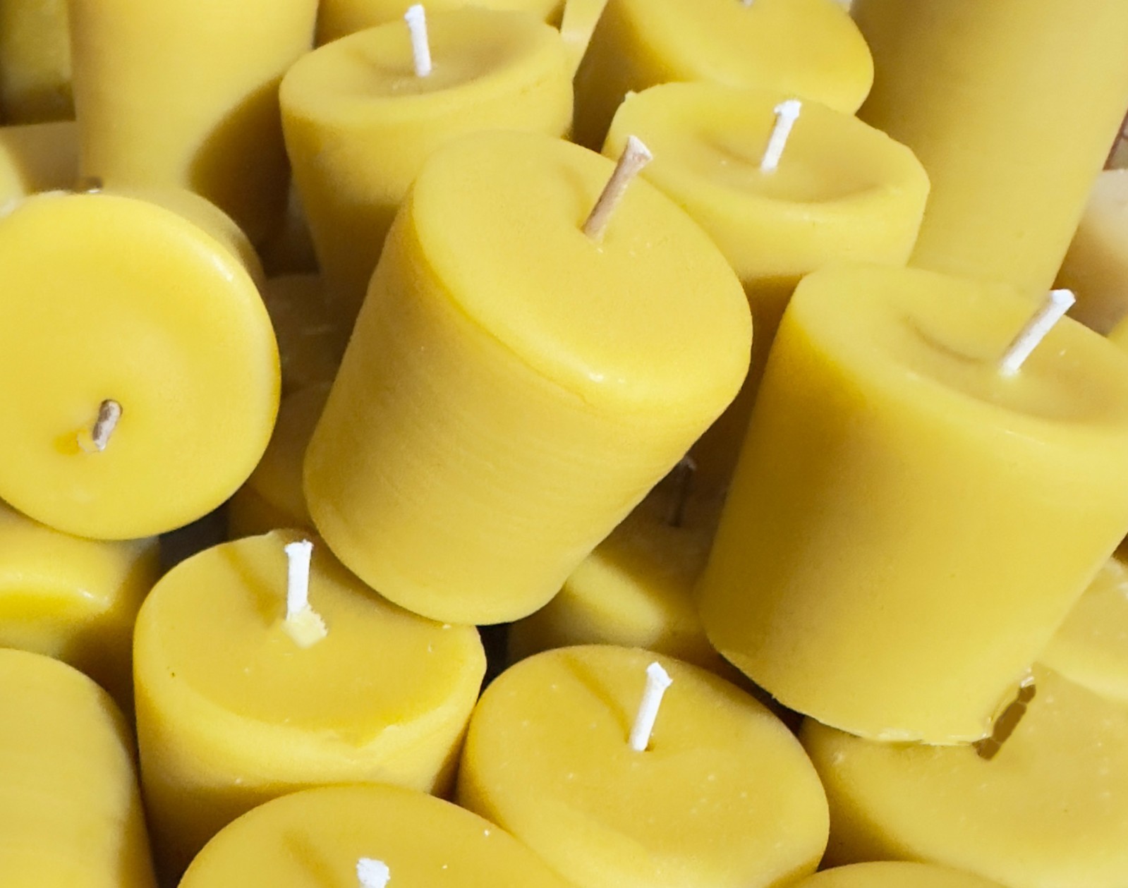100% Beeswax Votives Candles