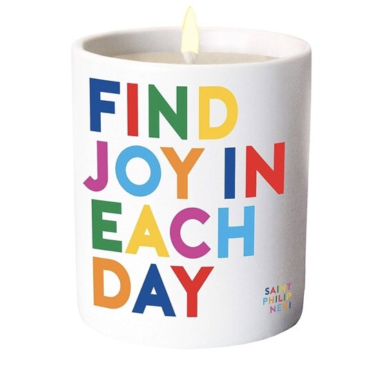 🌈 Quotable FIND JOY IN EACH DAY Quote Candle RAINBOW PRIDE 🌈