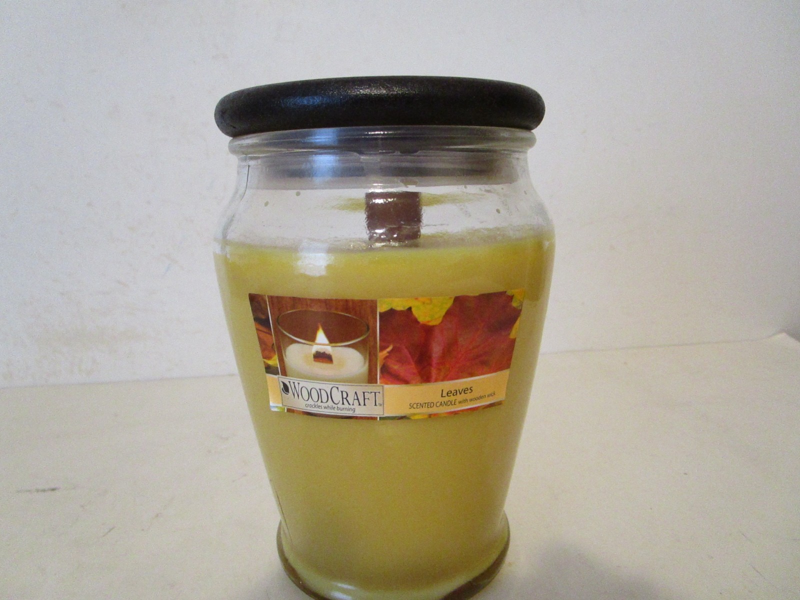 Old Williamsburg Wood Craft Crackling Wood Wick Scented Candles Leaves 15 oz.