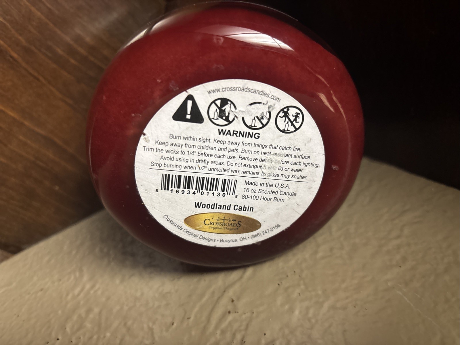 NEW CROSSROAD MINT CANDLE – 16 oz Woodland Cabin Red