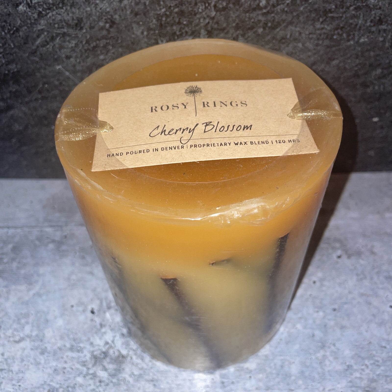ROSY RINGS Cherry blossom BOTANICAL CANDLE 120h Discontinued Scent