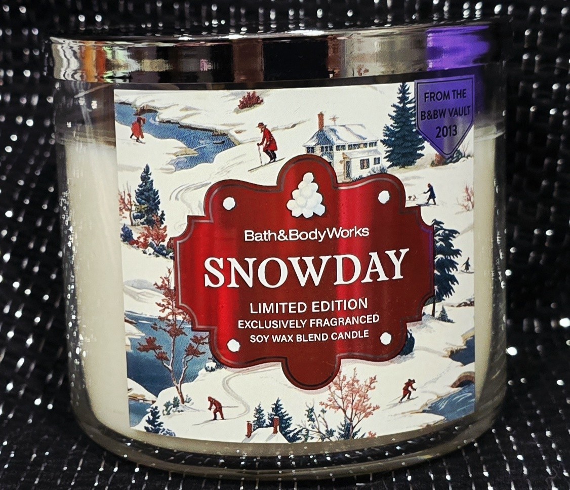 ALL NEW Bath & Body Works SNOWDAY 3 Wick Candle 2013 BBW VAULT 25-45 HRS
