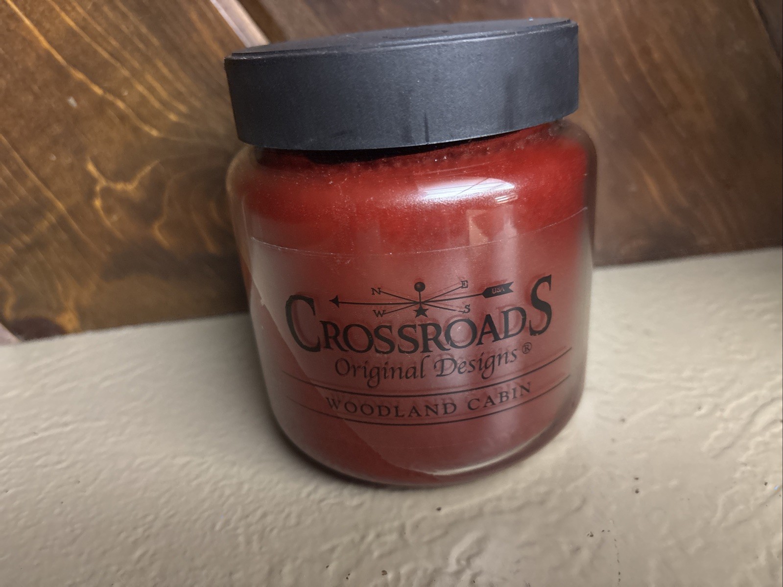 NEW CROSSROAD MINT CANDLE – 16 oz Woodland Cabin Red