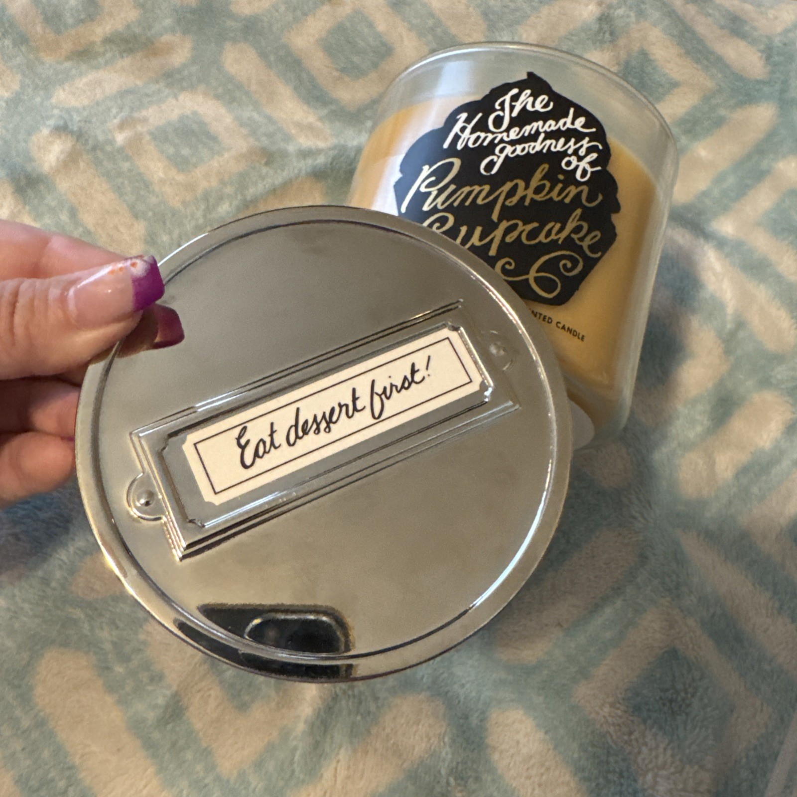 Bath & Body Works PUMPKIN CUPCAKE Candle 3 Wick Large Size 14.5 oz Very Rare New