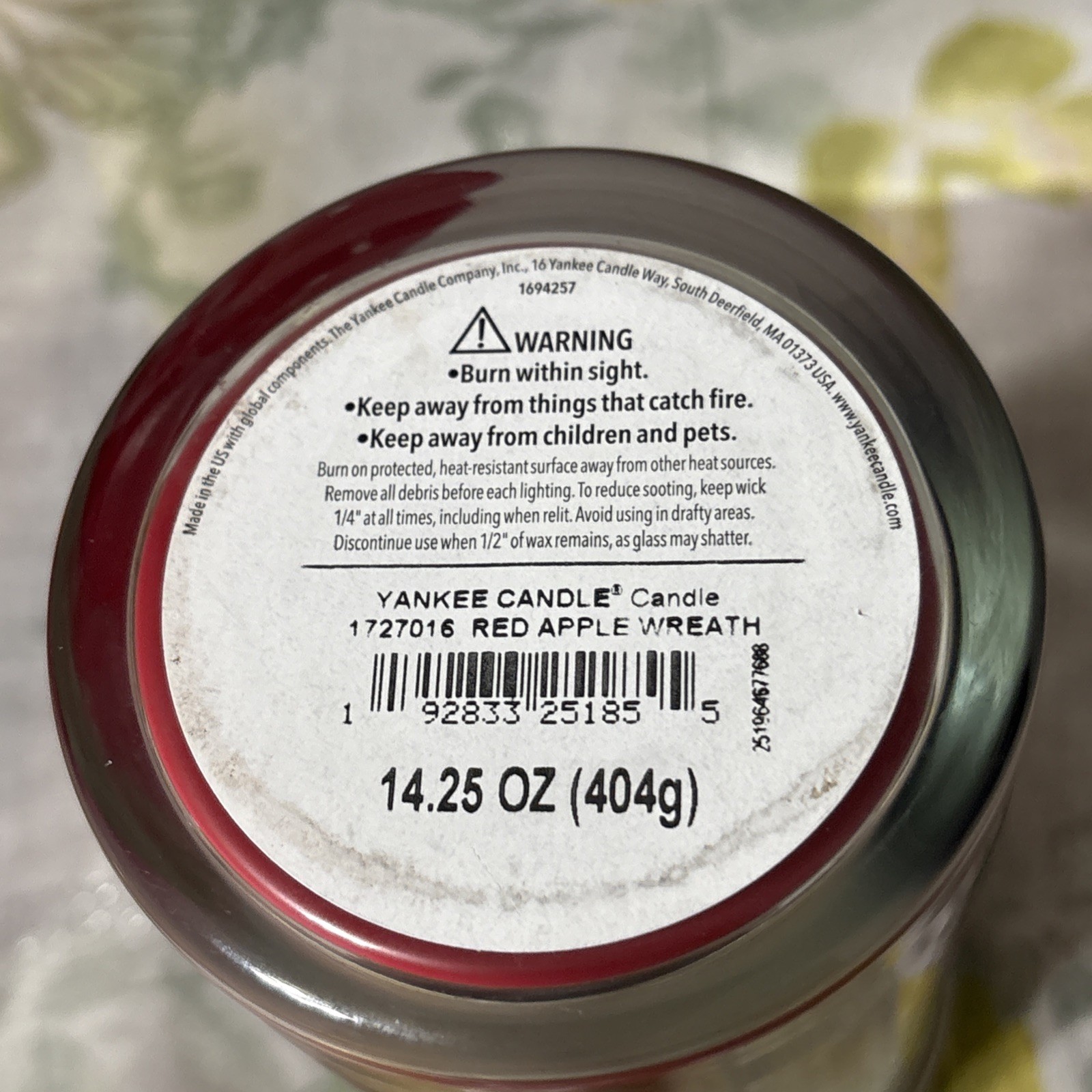 Yankee Candle RED APPLE WREATH 14.25 oz Medium Single Wick Jar Candle New