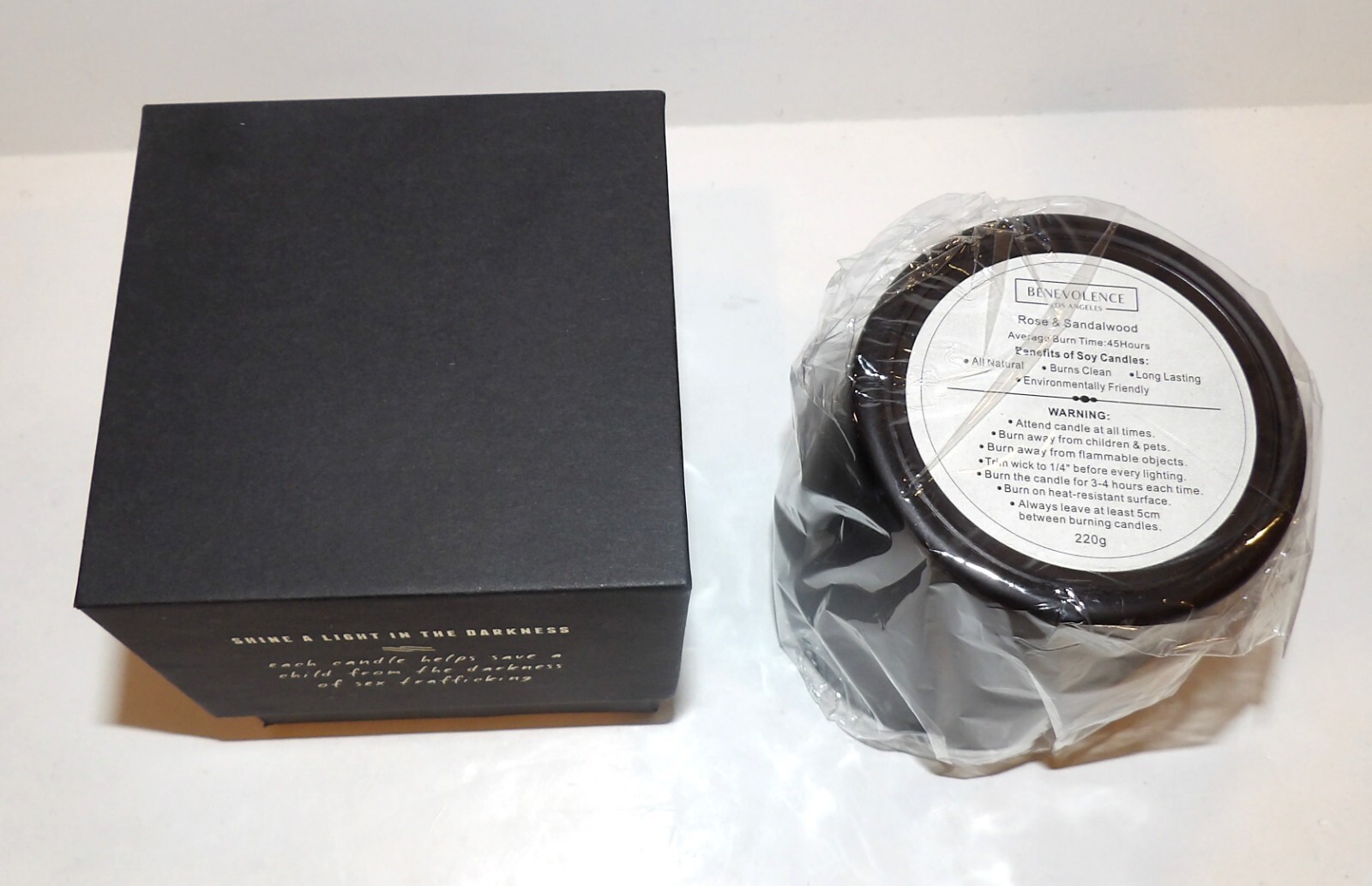 WONDERFUL NEW BENEVOLENCE ROSE & SANDALWOOD 220 G BLACK SOY CANDLE IN BOX
