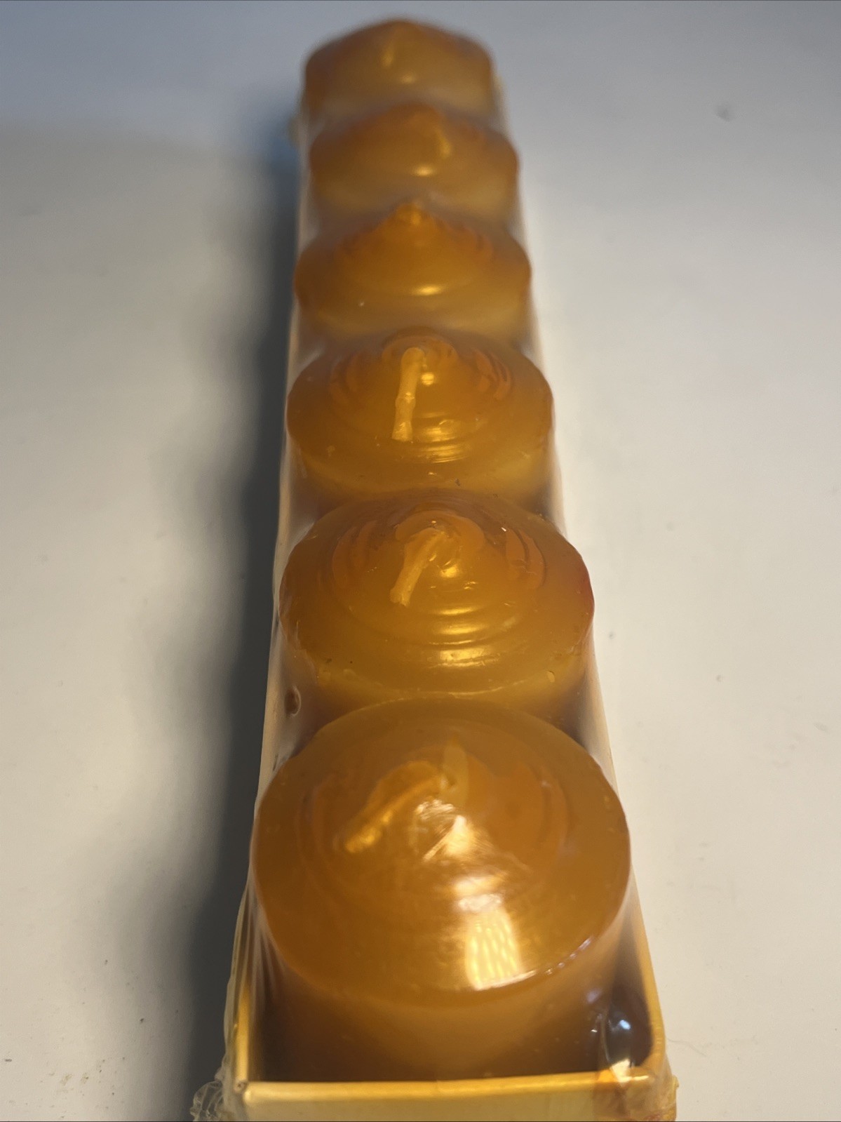 NOS NEW Pier 1 Imports PUMPKIN BREAD Votive Candles – Box of 6 – Fall Scent