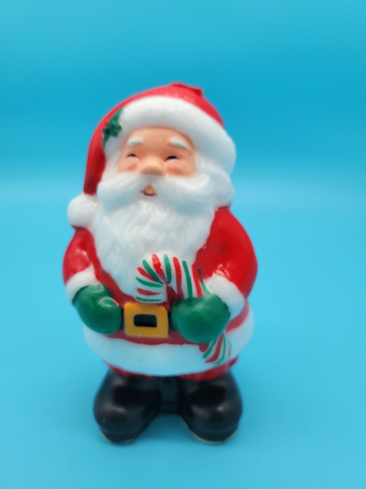 Avon Vintage1986 Jolly Santa Candle 5 1/2 ” Tall Holding Candy Cane. NEW IN ORIG