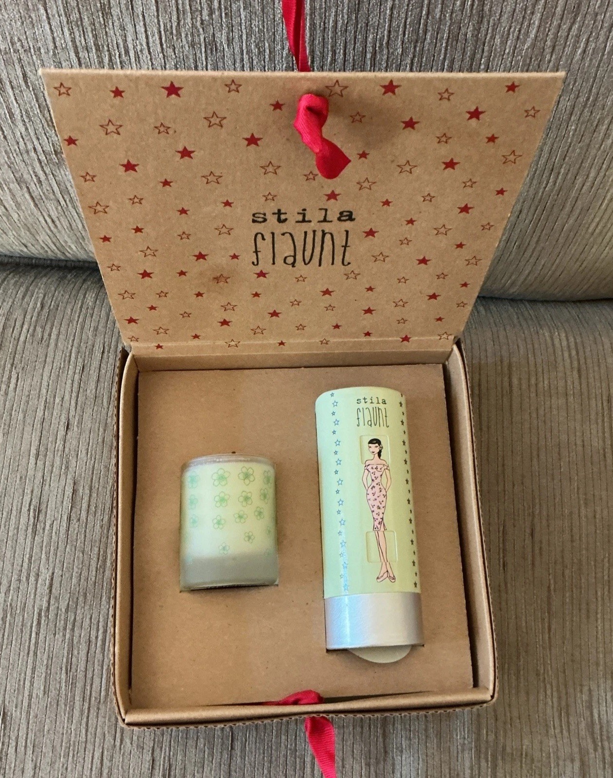 NIB Stila Flaunt Set Green Tea Body Shimmer And Votive Candle Vintage Gift Box