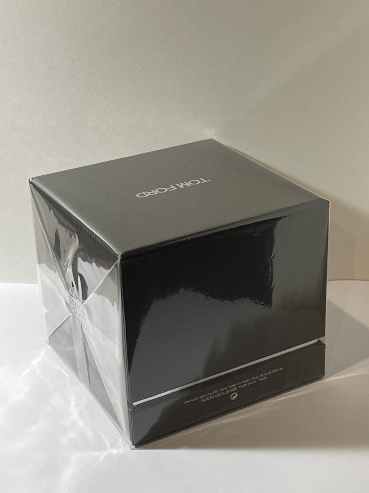 TOM FORD OUD WOOD CANDLE BOUGIE 2.25 IN / 5.7 CM NIB SEALED