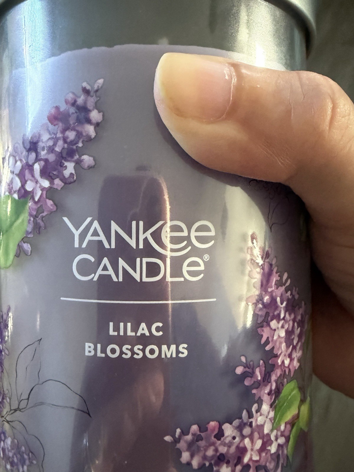 Yankee Candle Lilac Blossoms Scented 2-Wick Large Purple Jar Candle 20 oz