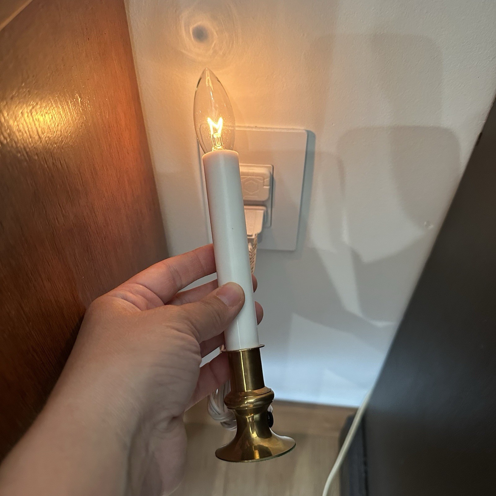 VTG (3) New Electric Window Candle Lamp Brass Base Dusk to Dawn Sensor