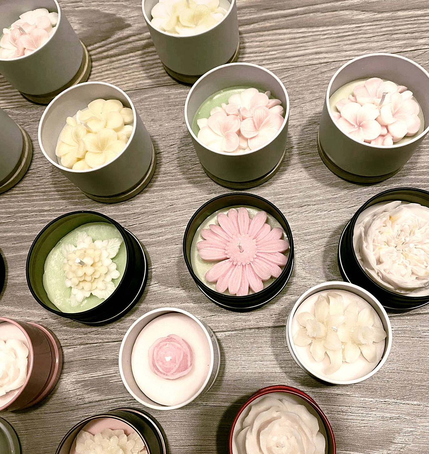 Handmade Flower Candles Made From Soywax In 4oz & 2oz Tins – Lightly Scented
