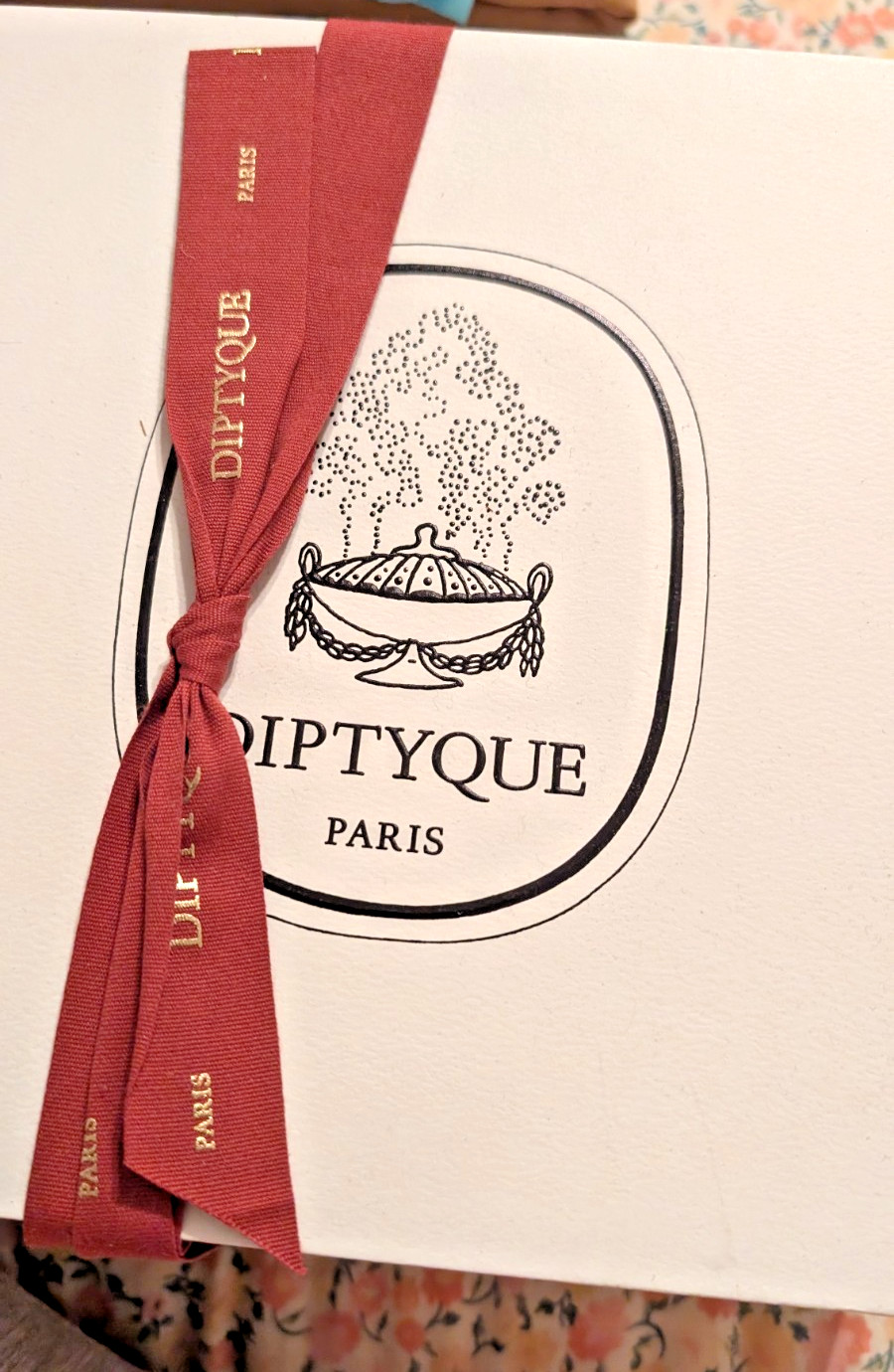 Diptyque Unisex Figuier Scented Candle 2.4 oz w/ FIG ribbed based holder GIFT