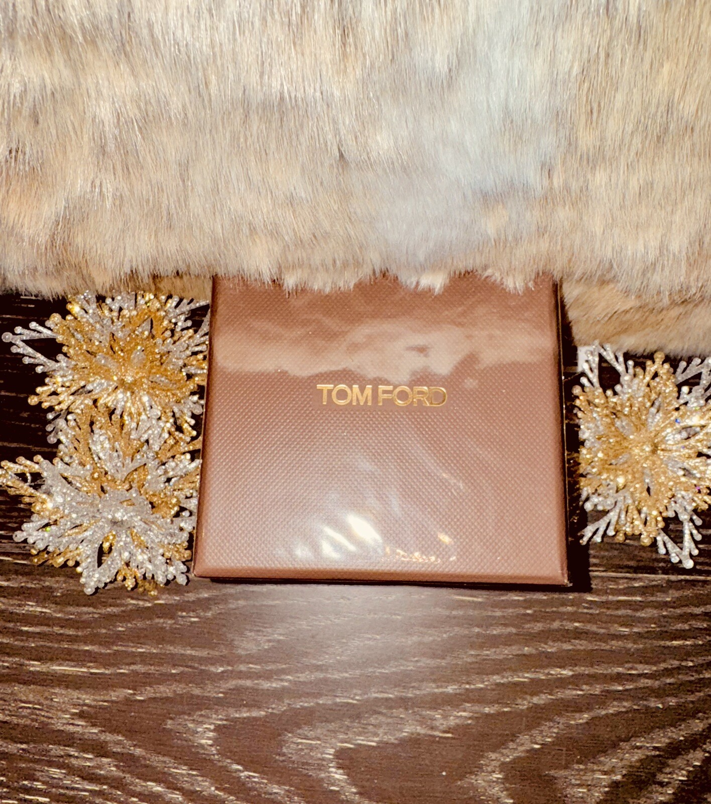 New + Sealed!! Tom Ford Ebene Fume Candle Bougie Height 2.25 In / 5.7 cm 🕯️🪵✨