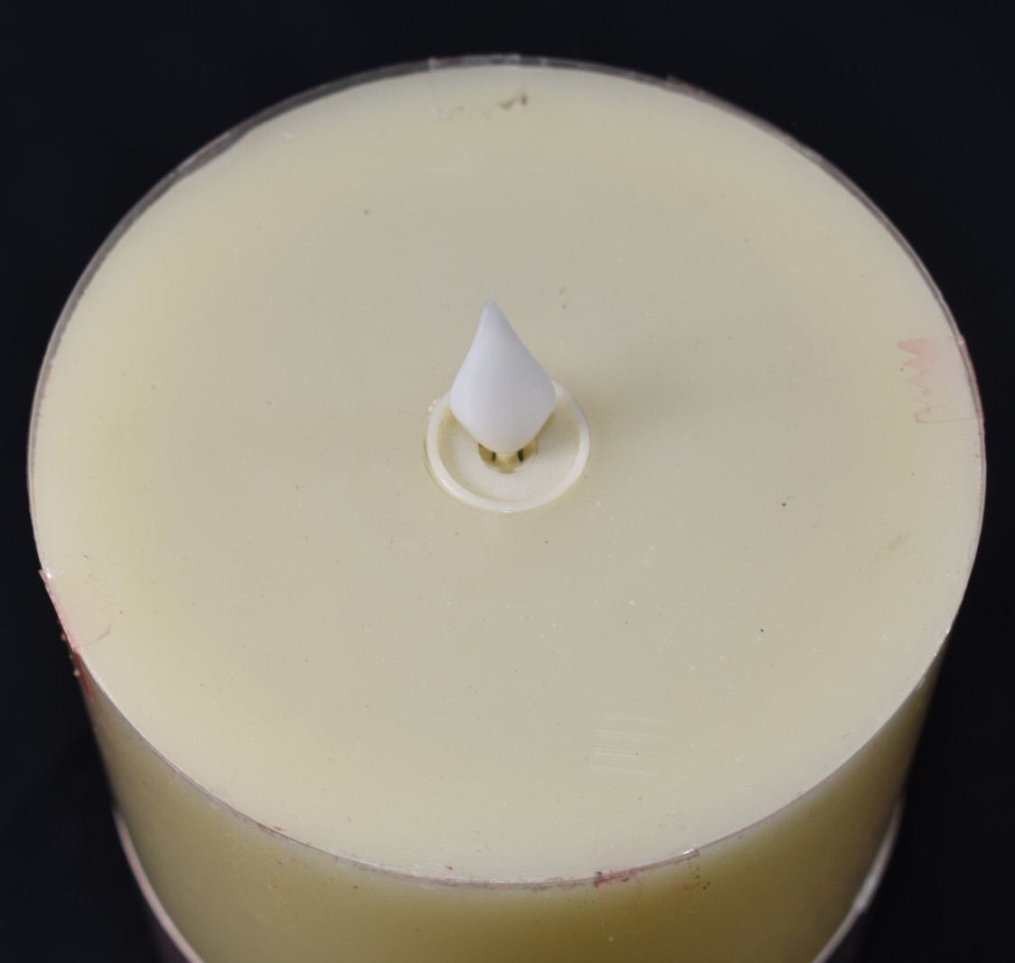 Pottery Barn Classic Flameless Faux Flickering Ivory Wax Pillar Candle 4″x7.75″