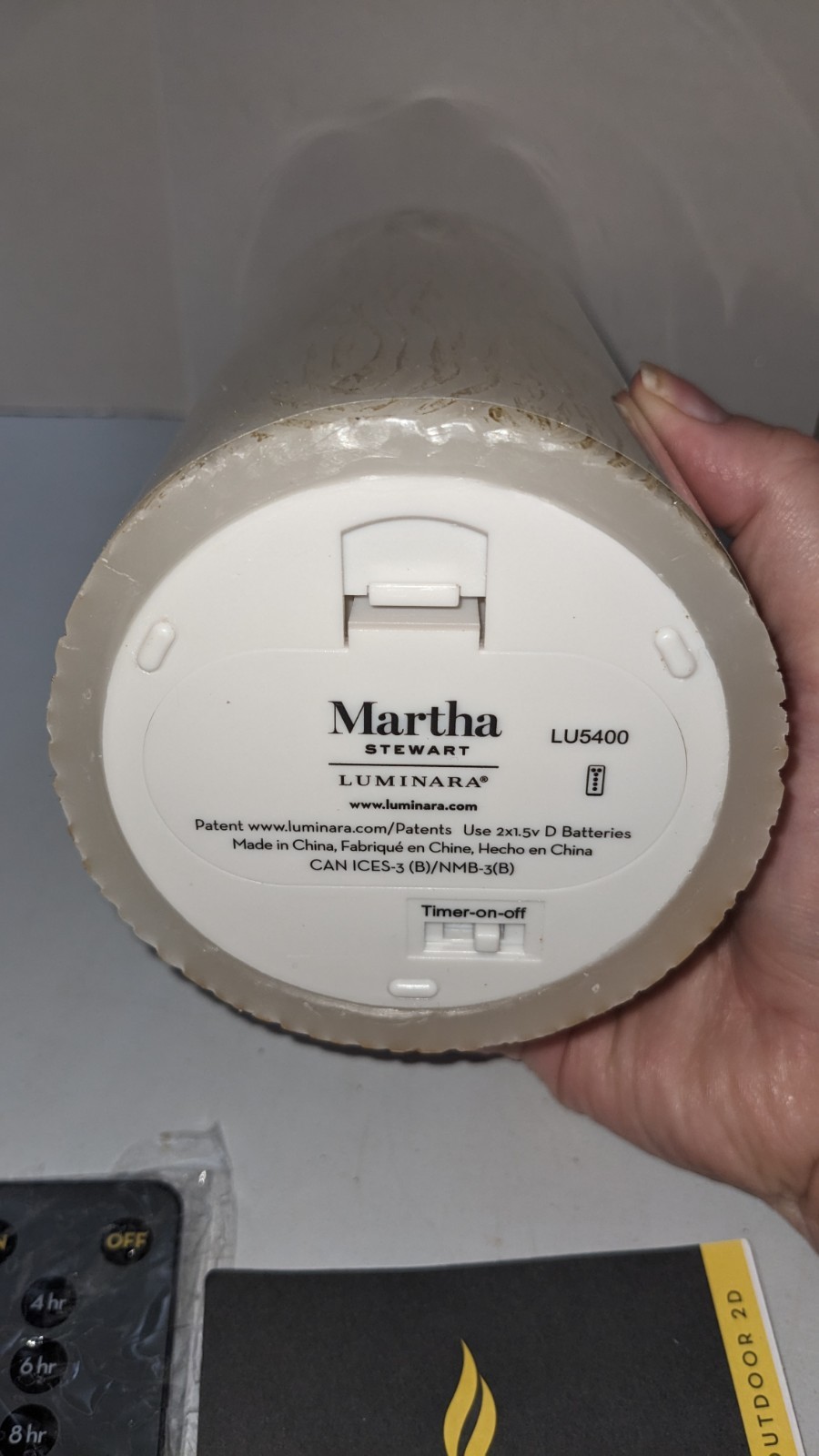 Martha Stewart LUMINARA 6″ & 4″ White Gold Pillar Candles Realistic Flame Remote