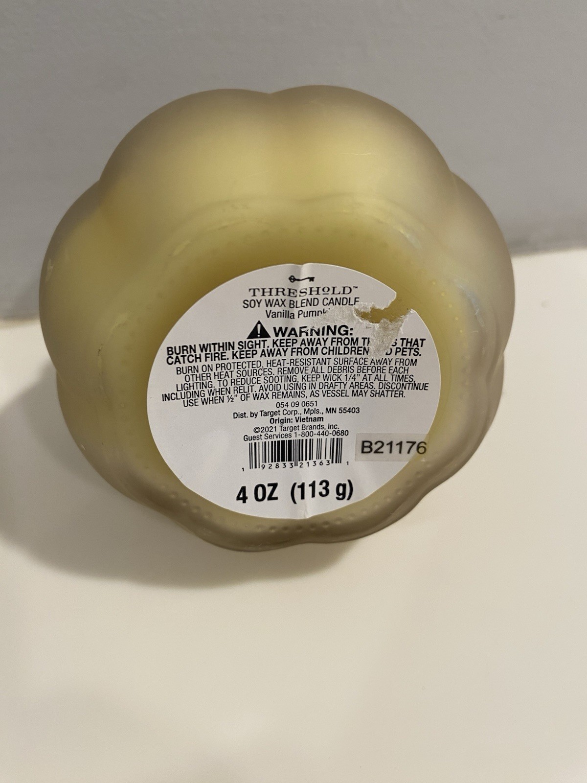 Threshold Vanilla Pumpkin 4 Oz Candle Fall Scent Cozy Autumn Halloween