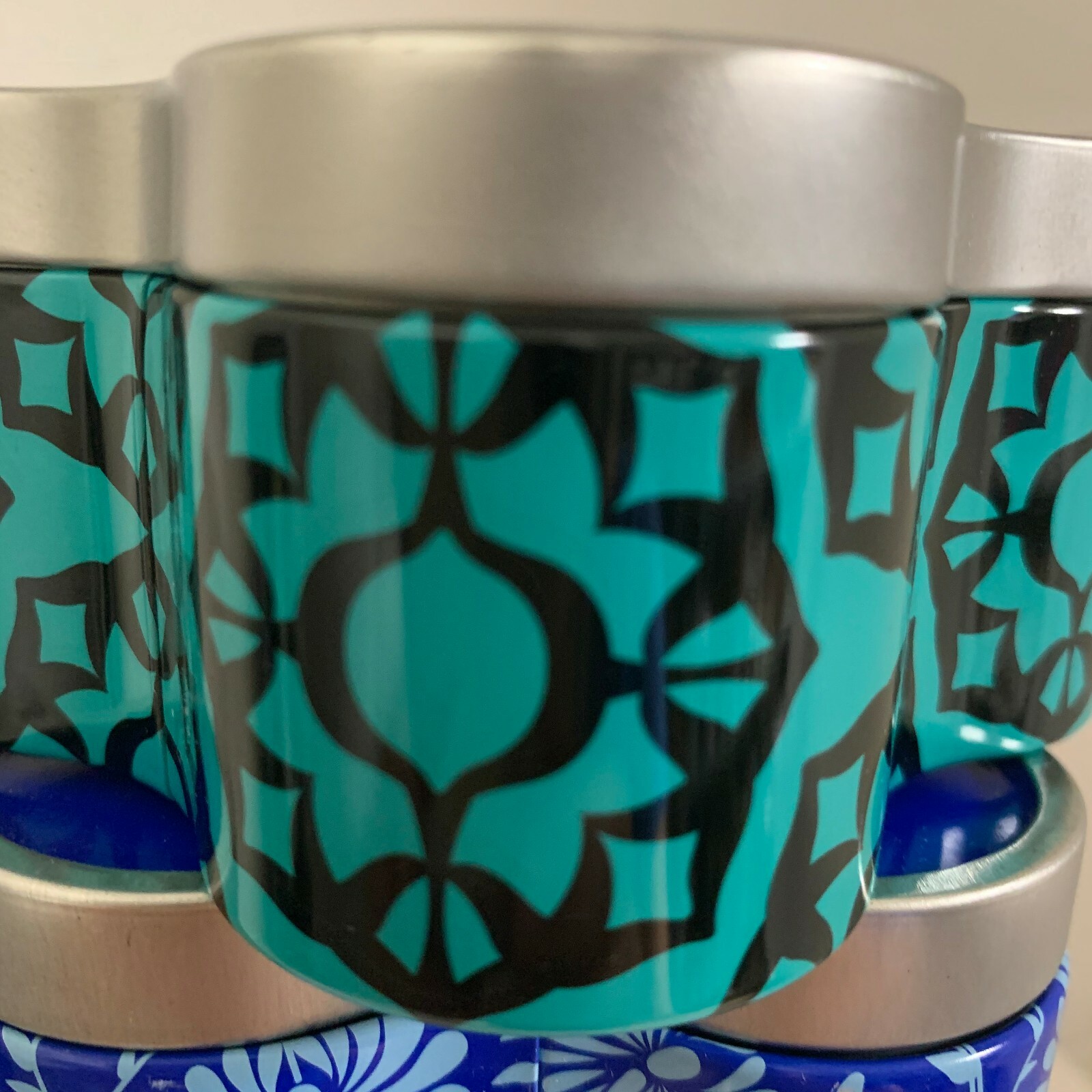Yankee Candle Y. Collection No.2 New York Perfumed Tin Quatrefoil 6.8 oz Candle