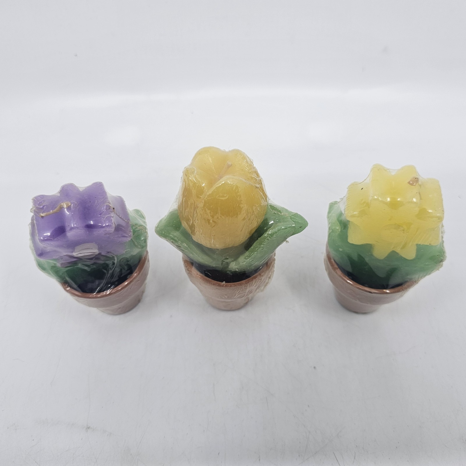 Spring Mini Flower Candles in Terracotta Pot Decor Rose Daisy Purple Yellow 3.75