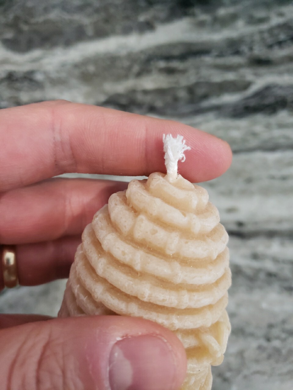 Lot 4 Pure Canadian Canada Beeswax Candles 3″ Bee Hive Skep Shape Cotton Colony