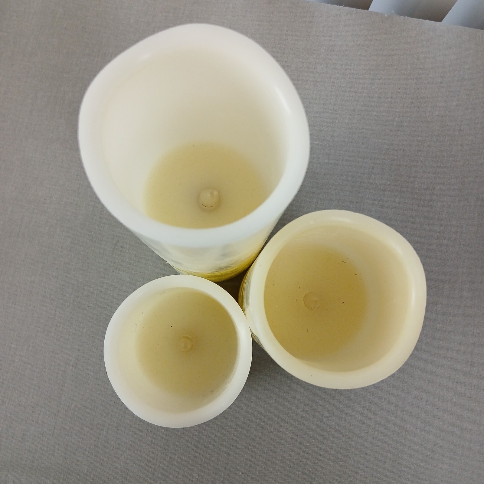 LED Flameless Candle Set of 3 vanilla missing remote AAA batteries NOT included