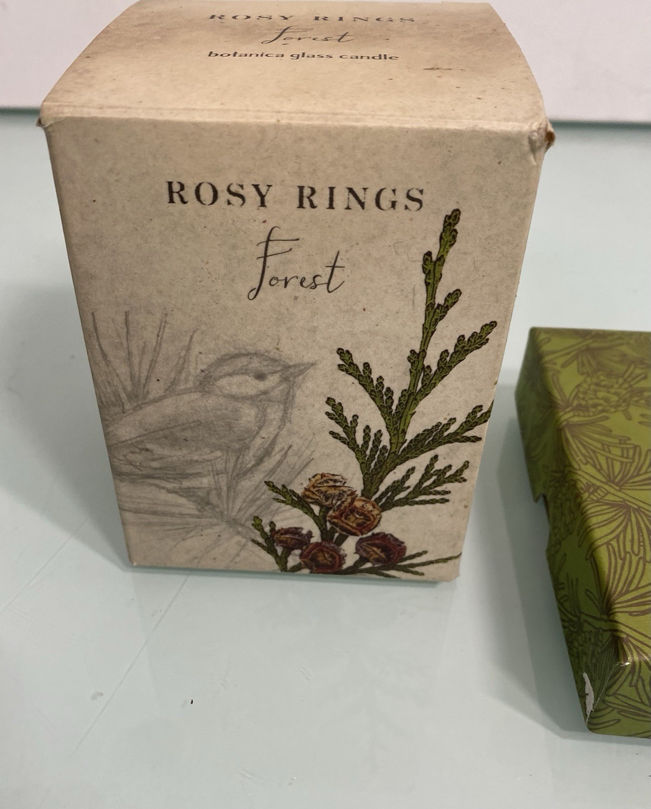 Rosy Ring Forest Botanical 85 Hr Candle & 2 Rosy Ring Forest Oval Sachets
